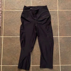 black nike capri leggings